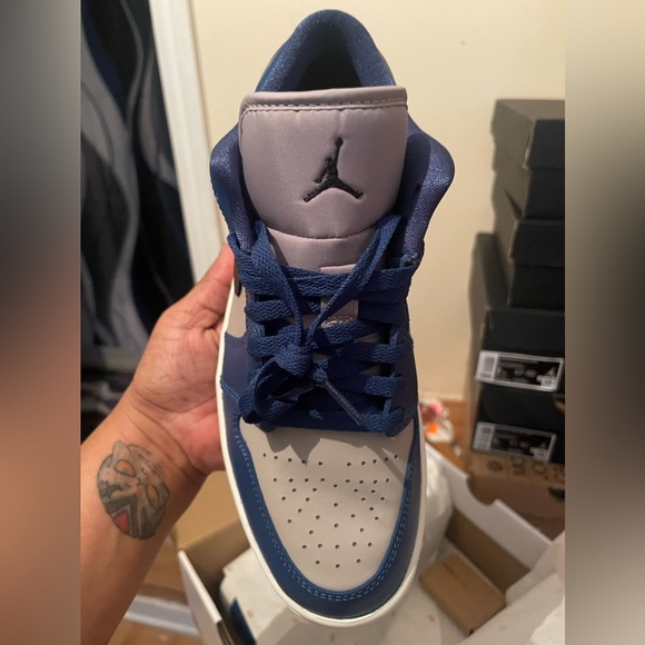 Woman’s - Picture 7 of 9